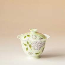Load image into Gallery viewer, Hand Painted Hydrangea Porcelain Gaiwan Tea Tureen with Lid