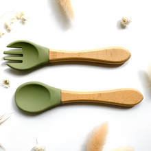 Load image into Gallery viewer, Children's Silicone and Bamboo Cutlery Set