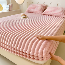 Load image into Gallery viewer, Ultra-Soft Luxury Fitted Bed Sheet