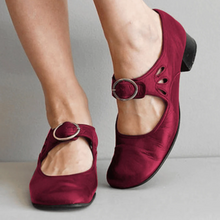 Load image into Gallery viewer, Unique leather sandals