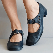 Load image into Gallery viewer, Unique leather sandals