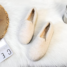 Load image into Gallery viewer, Women’s Lambswool Moccasins with Warm Fleece Lining