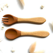 Load image into Gallery viewer, Children's Silicone and Bamboo Cutlery Set