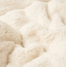 Load image into Gallery viewer, Warm Fleece Luxury Blanket