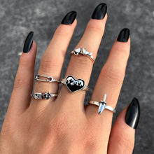 Load image into Gallery viewer, Gothic Black Heart and Dice Silver Ring Set for Women