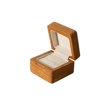 Load image into Gallery viewer, Natural Solid Wood Ring Box With Clear Window Lid
