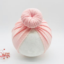 Load image into Gallery viewer, Cozy Knotted Baby Beanie with Bow Headband