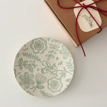 Load image into Gallery viewer, Colorful Ceramic Dinner Plate with Floral Relief Design 6.7 Inch Round Tableware