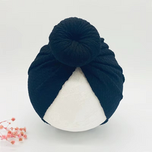 Load image into Gallery viewer, Cozy Knotted Baby Beanie with Bow Headband
