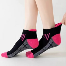 Load image into Gallery viewer, 6 Pairs Low Cut Breathable Sports Socks for Men and Women – Sweat Absorbing Odor Resistant Thin Running Socks for Gym and Everyday Wear