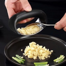 Load image into Gallery viewer, Stainless Steel Garlic Press and Grinder Manual Garlic Crusher with Comfortable Grip