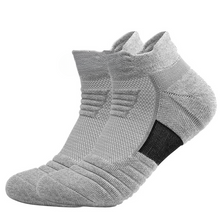 Load image into Gallery viewer, Breathable Moisture Wicking Athletic Basketball Socks for Men