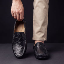 Load image into Gallery viewer, Everyday Flats with Cushioned Footbed and Textured Grip Sole