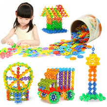 Load image into Gallery viewer, 200 Piece Snowflake Building Blocks Educational STEM Construction Set for Kids Ages 6–10