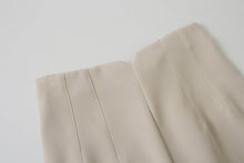 Load image into Gallery viewer, Elegant crease-free trousers for all occasions