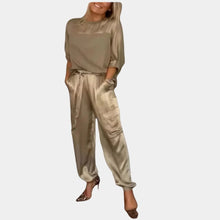 Load image into Gallery viewer, Stylish two-piece ladies set