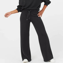 Load image into Gallery viewer, Air Essentials Pants