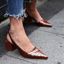 Load image into Gallery viewer, Womens Pumps with Contoured Arch Support and Cushioned Sole, Moderate Heel