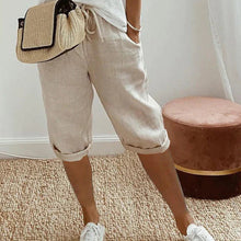 Load image into Gallery viewer, Linen Short, Trendy fashionable knee-length trousers in linen look for women