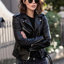 Load image into Gallery viewer, High-quality leather jacket in great colors