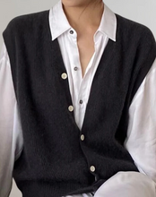 Load image into Gallery viewer, Casual knitted vest with button placket