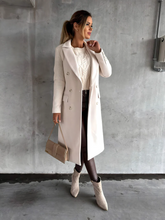 Load image into Gallery viewer, Elegant coat with a timeless style