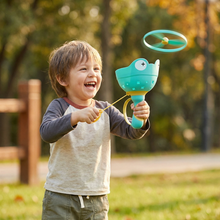 Load image into Gallery viewer, Pull String Flying Propeller Toy with Frog Design and Six Propellers in Three Colors