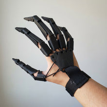 Load image into Gallery viewer, Articulated Finger Extensions Pair with Clawed Digits for Halloween Costumes
