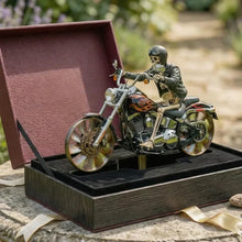 Load image into Gallery viewer, Motorrad-Windrad mit Skelett-Fahrer für Garten -    Zorenza
