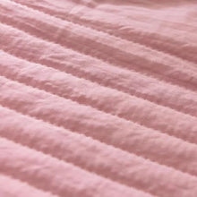 Load image into Gallery viewer, Cooling Blanket for Hot Sleepers, Soft Breathable Ice Cooling Throw
