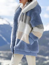 Load image into Gallery viewer, Contrasting Lamb Wool Padded Coat
