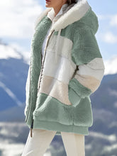 Load image into Gallery viewer, Contrasting Lamb Wool Padded Coat
