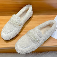 Load image into Gallery viewer, Women’s Lambswool Moccasins with Warm Fleece Lining
