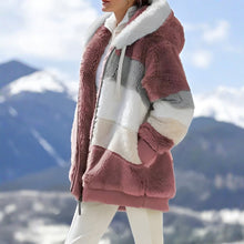 Load image into Gallery viewer, Contrasting Lamb Wool Padded Coat
