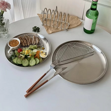Load image into Gallery viewer, Stainless Steel Round Barbecue Dining Plate
