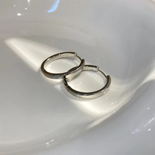 Load image into Gallery viewer, Classic Shiny Big Round Hoop Earrings for Women – Lightweight Circle Jewelry 2023

