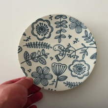 Load image into Gallery viewer, Colorful Ceramic Dinner Plate with Floral Relief Design 6.7 Inch Round Tableware
