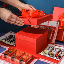 Load image into Gallery viewer, Exploding Surprise Gift Box with 8 Flying Butterflies
