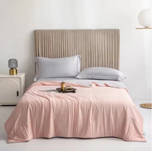 Load image into Gallery viewer, Cooling Blanket for Hot Sleepers, Moisture-Wicking and Breathable Fabric
