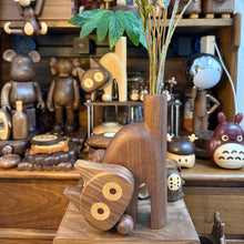Load image into Gallery viewer, Meow Wooden Flower Vase Natural Wood Cat Design
