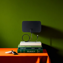 Load image into Gallery viewer, 4K Digital TV Signal Receiver and Amplified HDTV Antenna for Indoor and Outdoor Use
