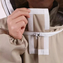 Load image into Gallery viewer, Professional Ventilated Full Body Beekeeping Suit with Protective Gloves
