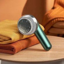 Load image into Gallery viewer, Fabric Lint Remover USB Rechargeable
