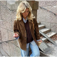 Load image into Gallery viewer, Elegant suede jacket
