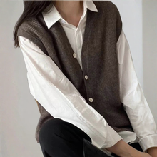 Load image into Gallery viewer, Casual knitted vest with button placket

