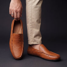 Load image into Gallery viewer, Océane | Classic Modern Polished Loafers
