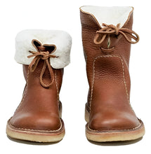 Load image into Gallery viewer, Vintage Full Grain Boots with Wool Lining and Crepe Rubber Sole
