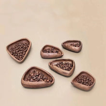 Load image into Gallery viewer, Walnut Coffee Bean Weighing Tray for Coffee Brewing Precision
