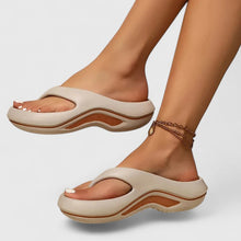 Load image into Gallery viewer, Lightweight women's casual slide sandals, perfect for summer, providing essential foot support &amp; comfort.
