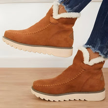 Load image into Gallery viewer, Women's Winter Ankle Slip-on Boots | Lined - Image 3
